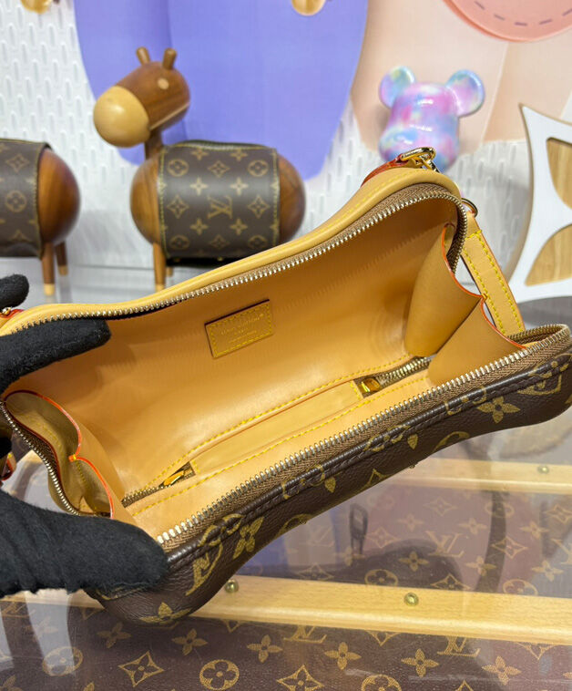 Louis Vuitton Bone Wearable Wallet M12615 Brown
